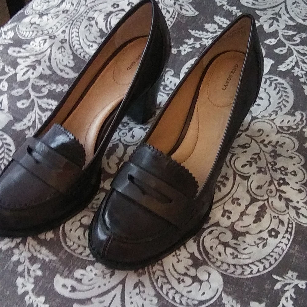 Brown mocassin leather heels